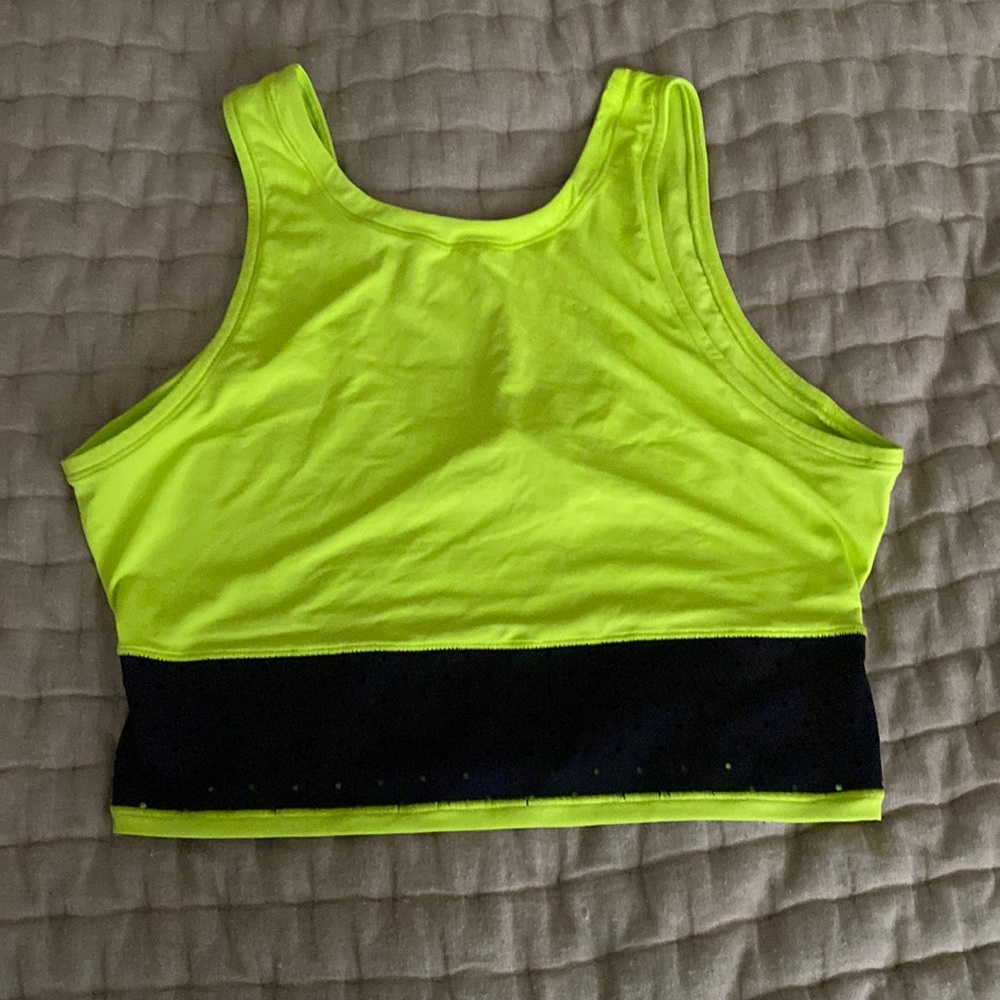 Lululemon crop top